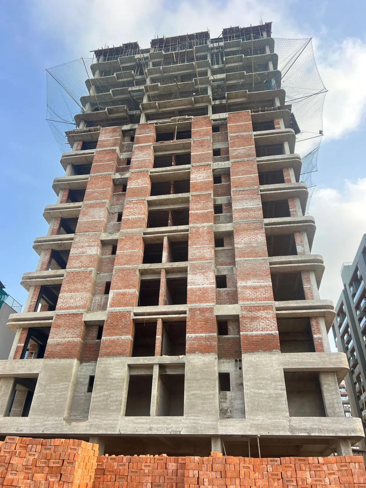 Maruti Luxuriya