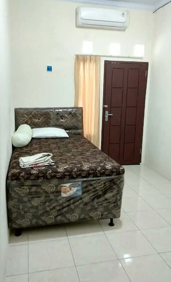 Kost murah dekat kampus di Manado 32f20