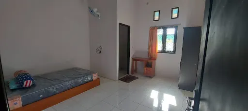 Kost di Waimital Kairatu Kabupaten Seram Bagian Barat Maluku 702ic