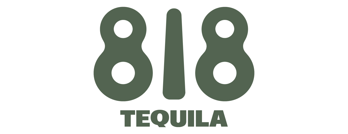 818