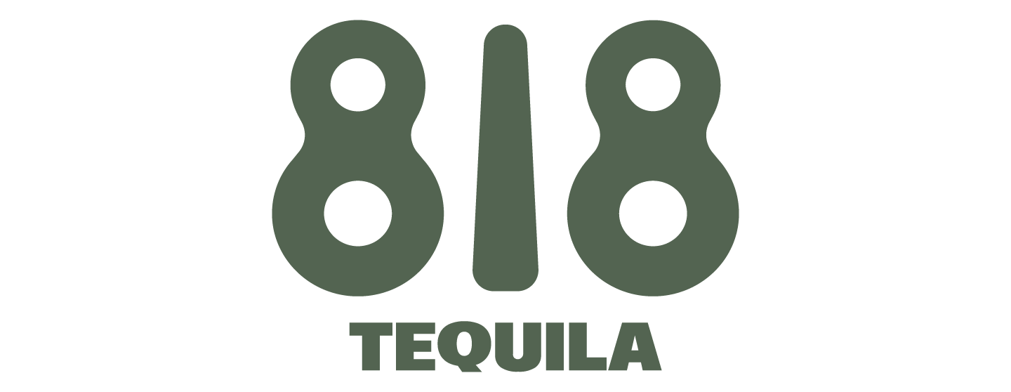 818