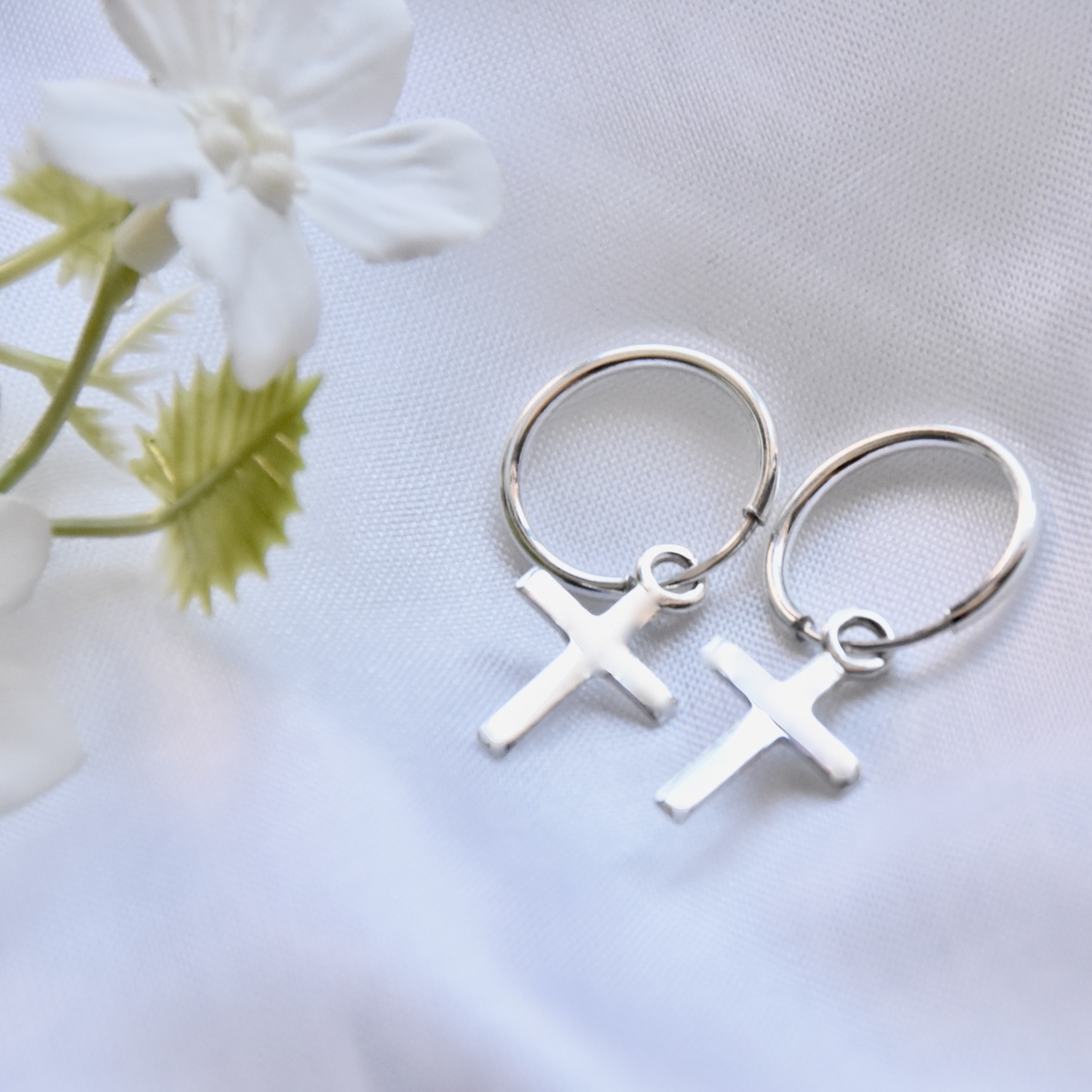 Sterling Silver 925 Single Hoop Cross Earring "Petite Faith" - Silver Image 4