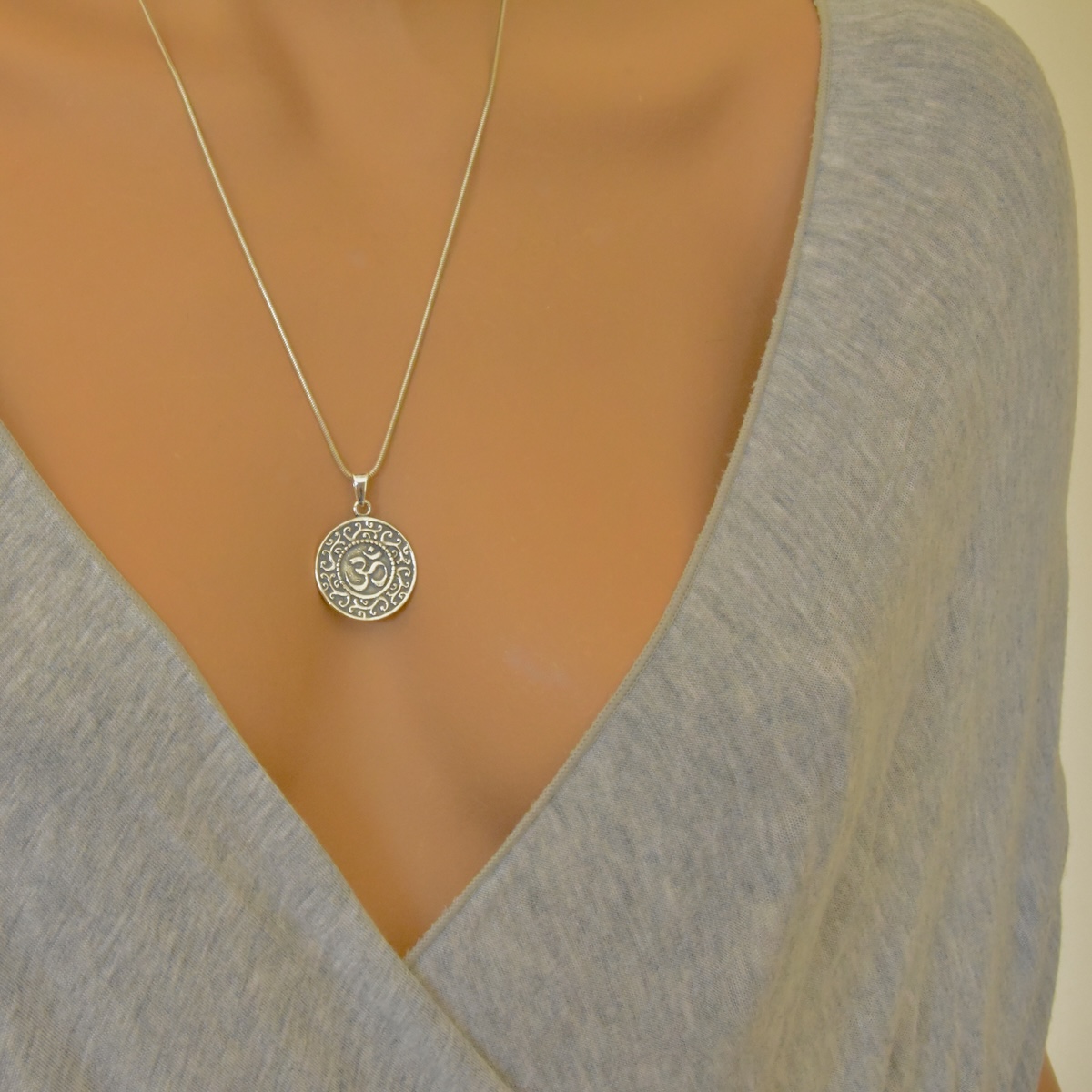 Sterling Silver 925 Om Pendant "Asana" - Silver Image 3