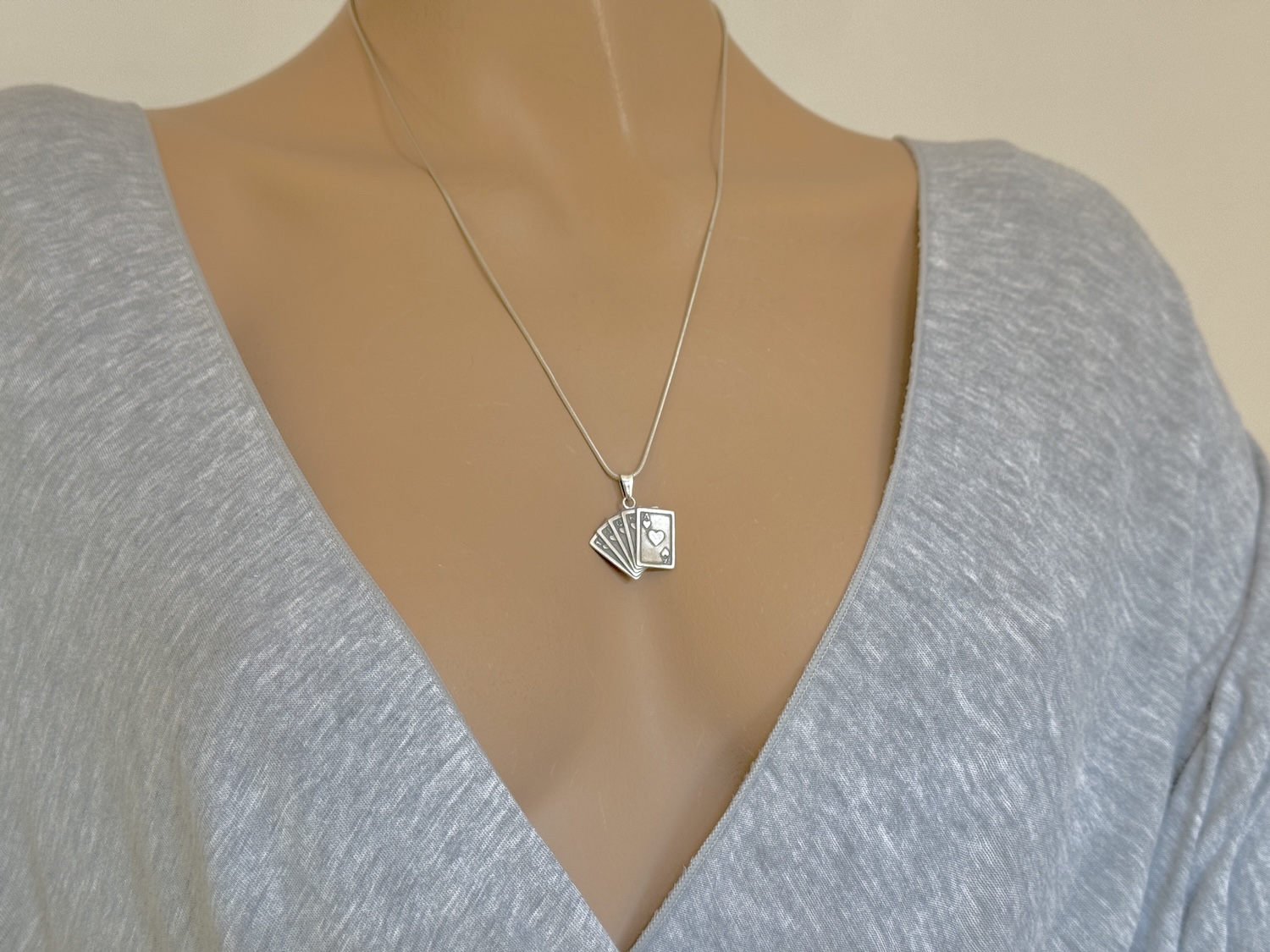 Sterling Silver 925 Gambling Pendant "Royal Flush" - Silver Image 4