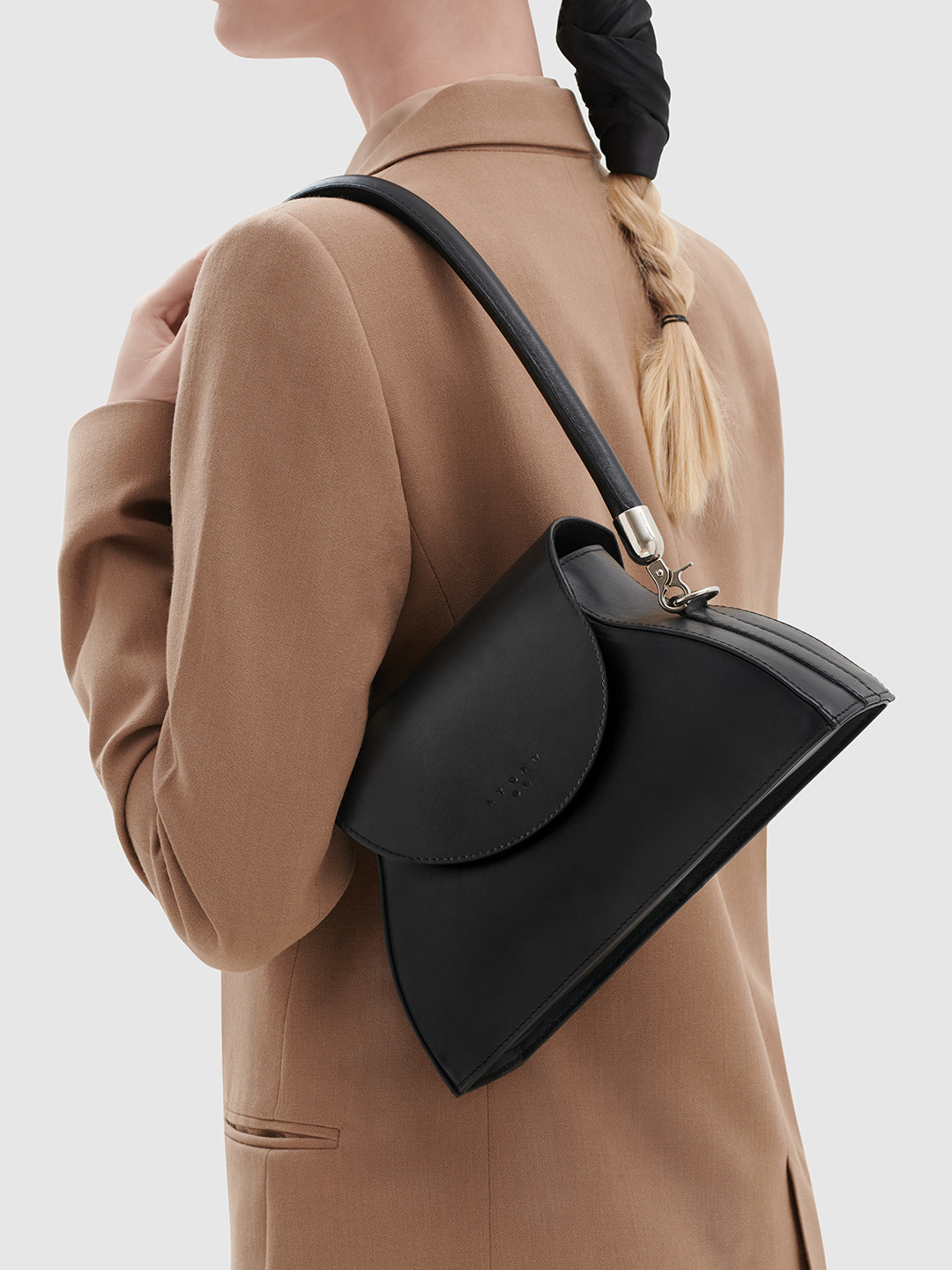 ★ Akari ★ WALLABY BASKET STAND Black ATOMY — torby i akcesoria