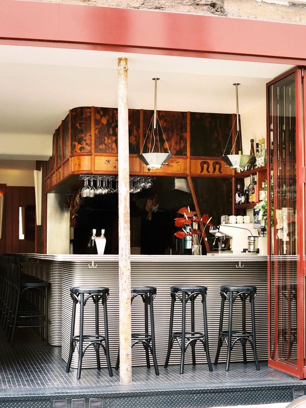 Ambiance conviviale du restaurant Arcane 17