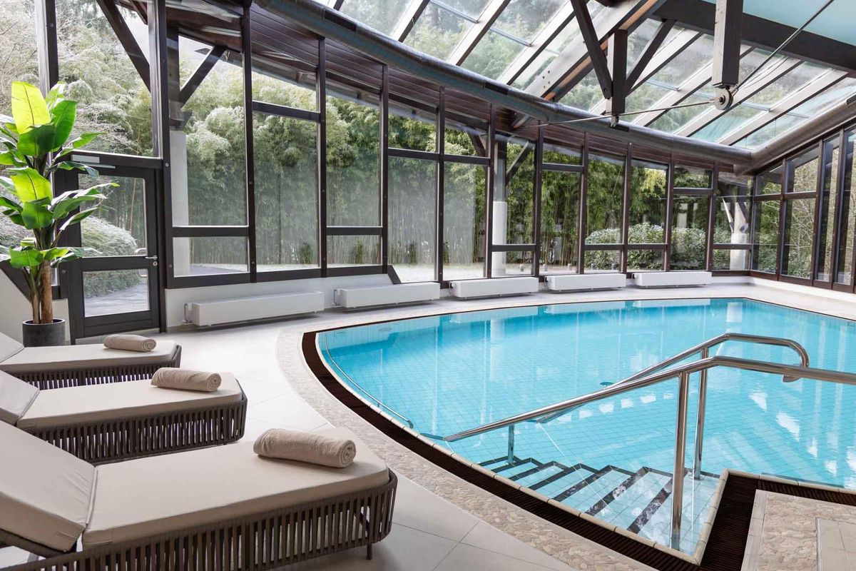 Jardin luxuriant du domaine