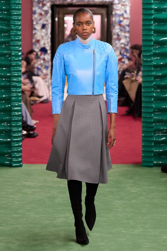 Acne Studios célèbre ses 30 ans entre héritage et irrévérence