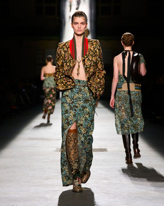 Détail d'une tenue Dries Van Noten, collection automne-hiver