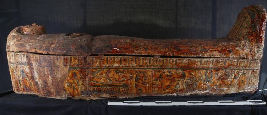 Égyptologues à Louxor - Troisième Période intermédiaire : une cachette inédite recelant 22 momies et des papyrus rares - Actualités du luxe - actualités sur le luxe - actualité du luxe