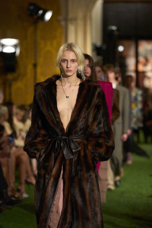 Rome Défilé - A/H 26-27 - Valentino : splendeur romaine, baroque et style 80s - Actualités du luxe - actualités sur le luxe - actualité du luxe