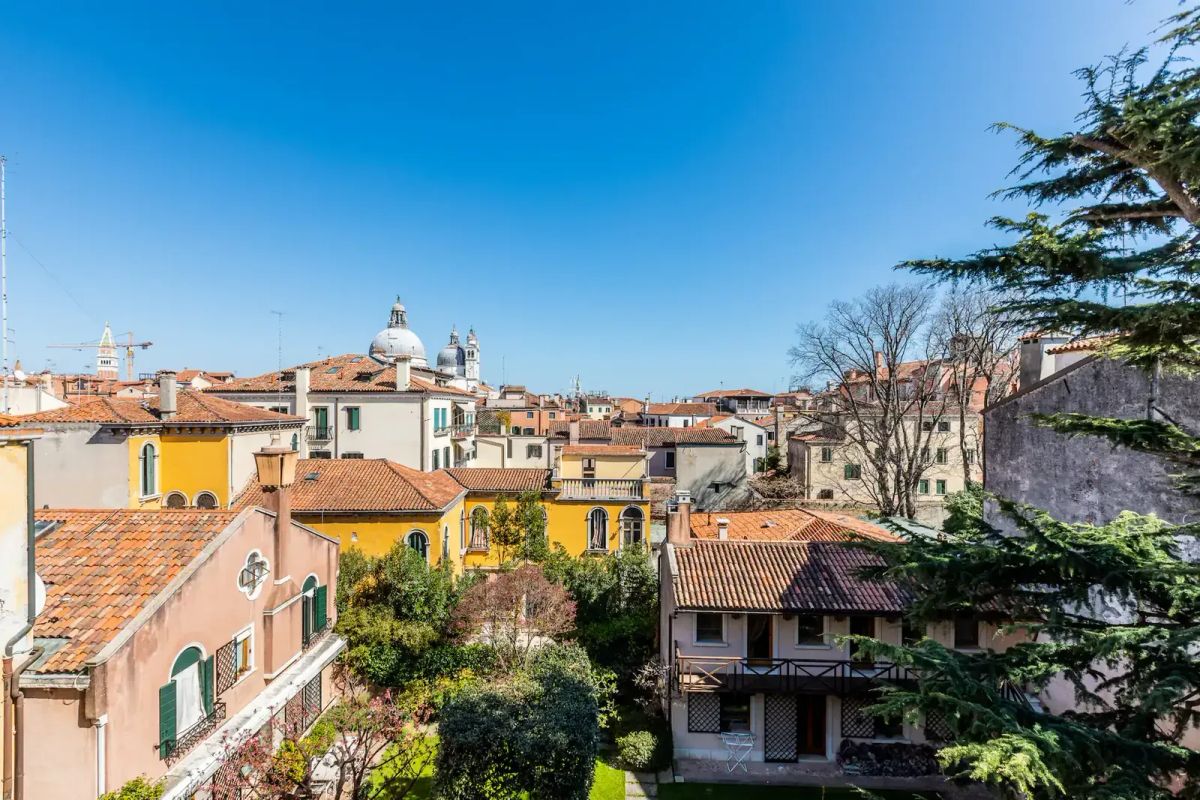 Venise - Hubert de Givenchy : un havre de luxe discret à louer sur Airbnb - Actualités du luxe - actualités sur le luxe - actualité du luxe