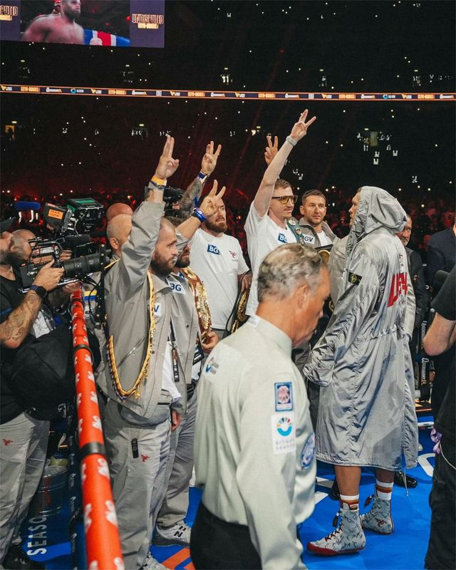 Usyk et Stone Island: une histoire bien plus profonde que l'icône - Actualités du luxe - actualités sur le luxe - actualité du luxe