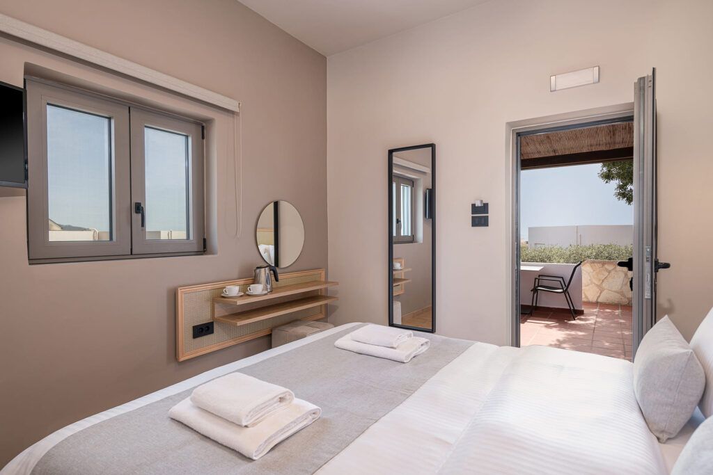 Crète - Elafonissi : La plage au sable rose, élue deuxième plus belle du monde, à 3h de la France - Actualités du luxe - actualités sur le luxe - actualité du luxe