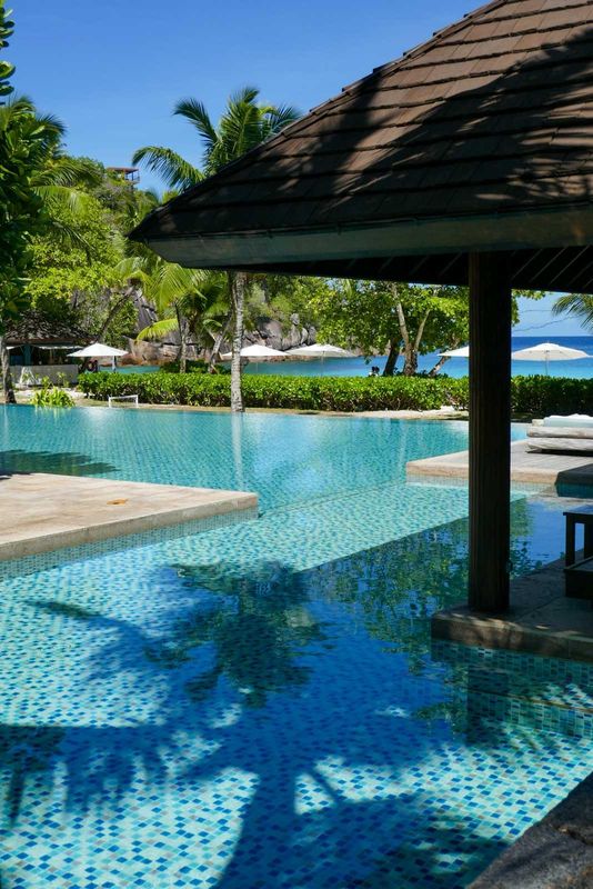Notre avis sur le Four Seasons Resort Seychelles, luxe vertical et plage de carte postale
