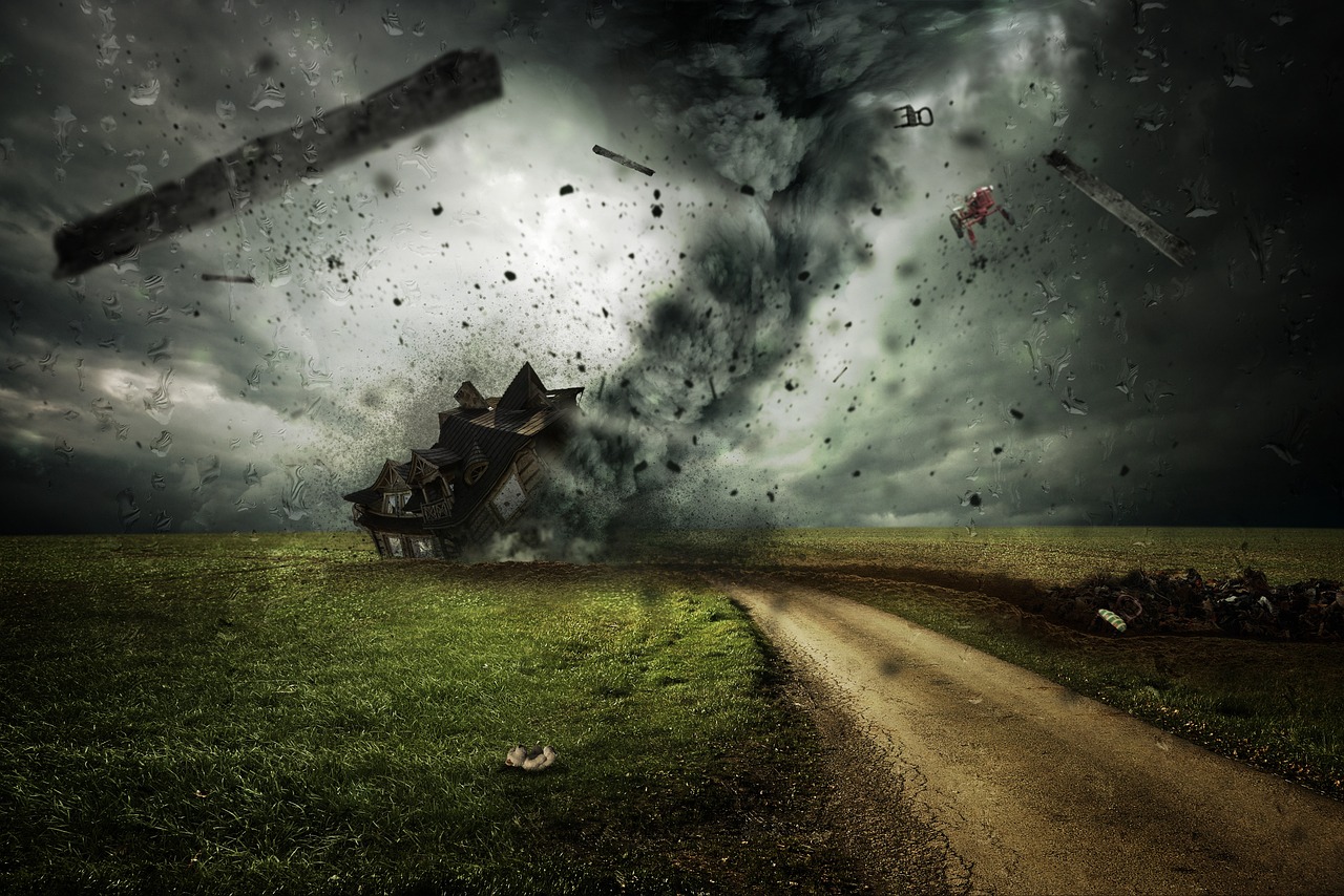 Real - time reporting role parallels rapid news cycles during Hurricane Katrina 2005 disaster updates.