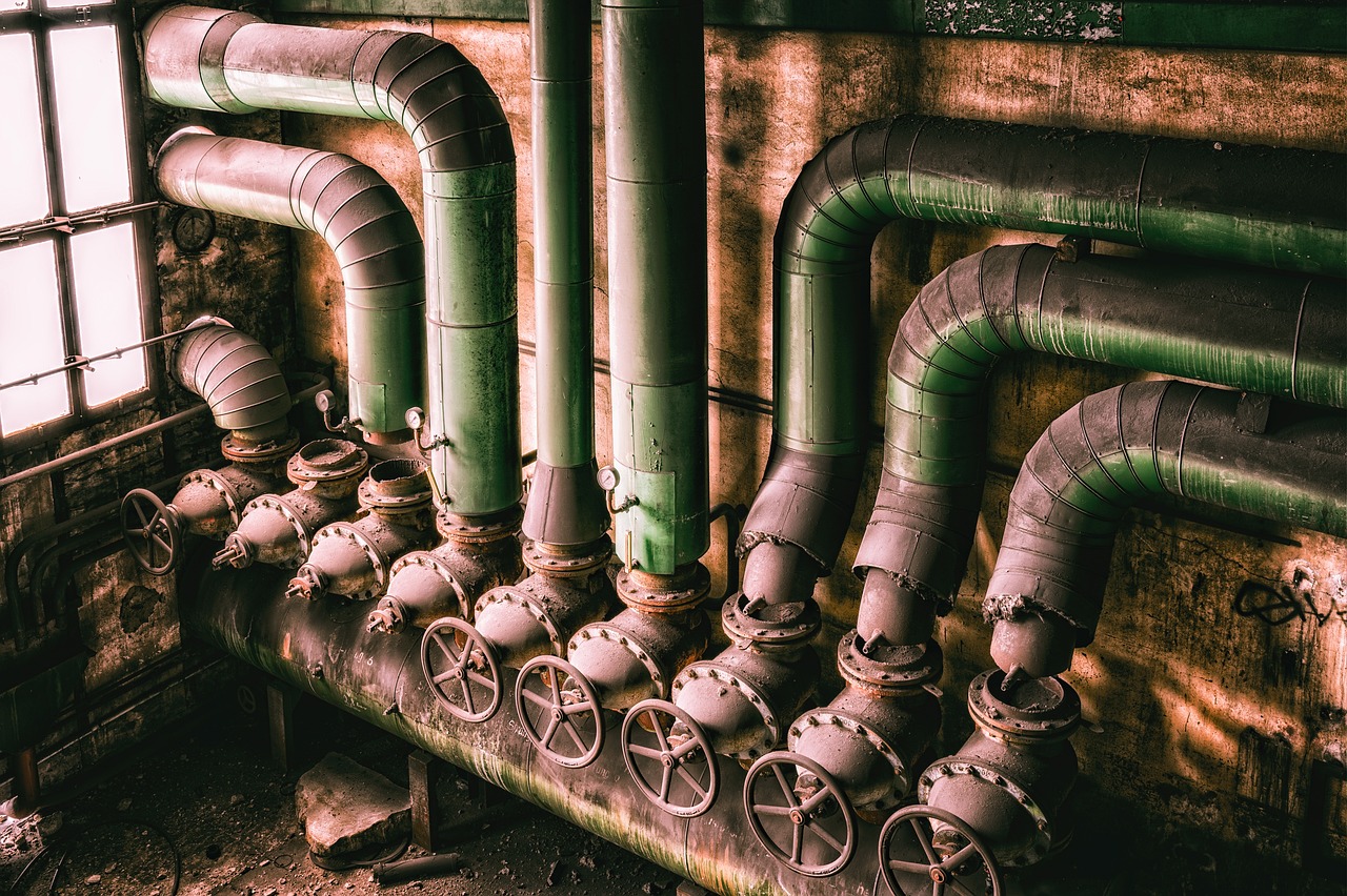 Parallelism boosts large model throughput in vLLM PyTorch.