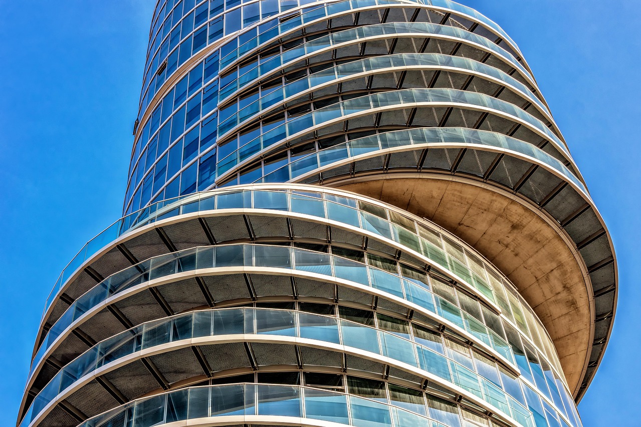 Price points analysis of recent condo sales at Hampton Way.