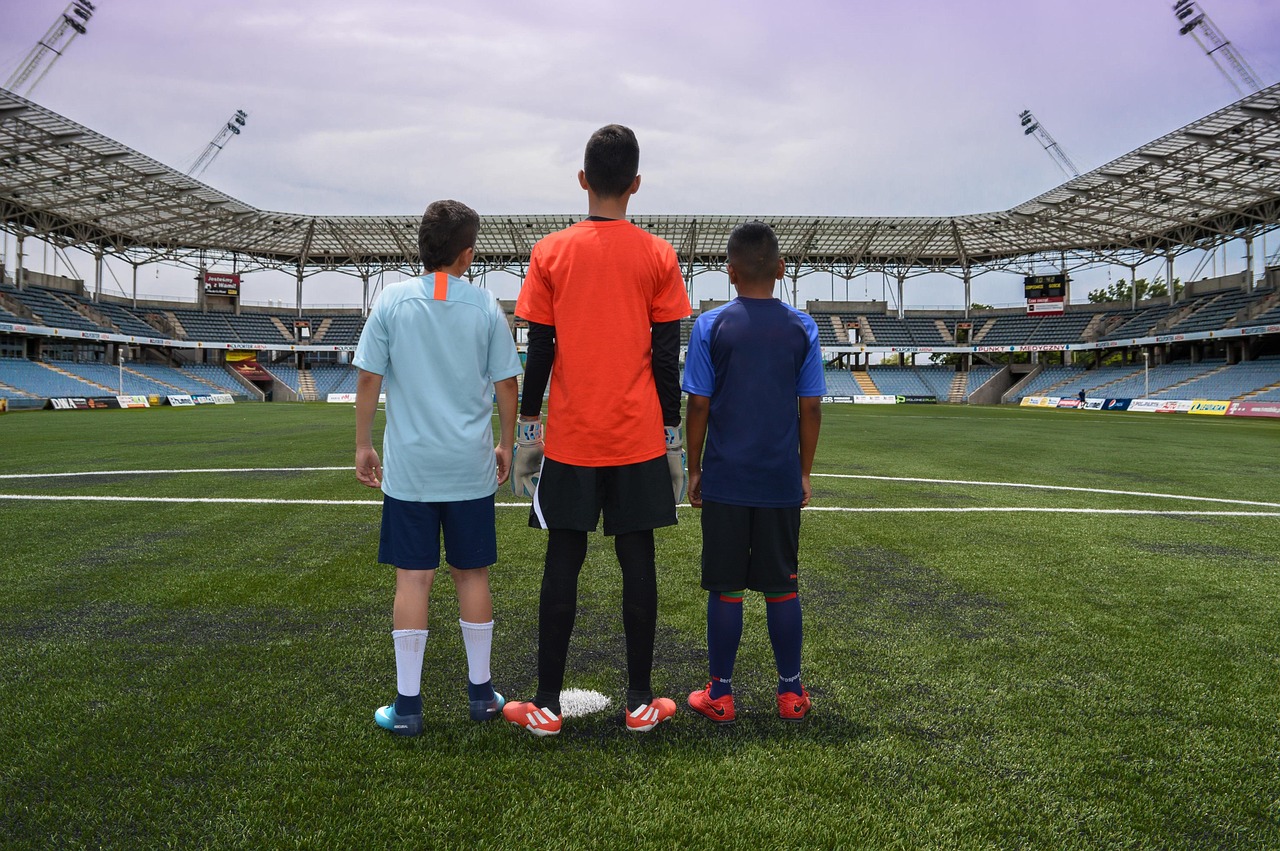 Chris Richards scores early goal for US team in final match.