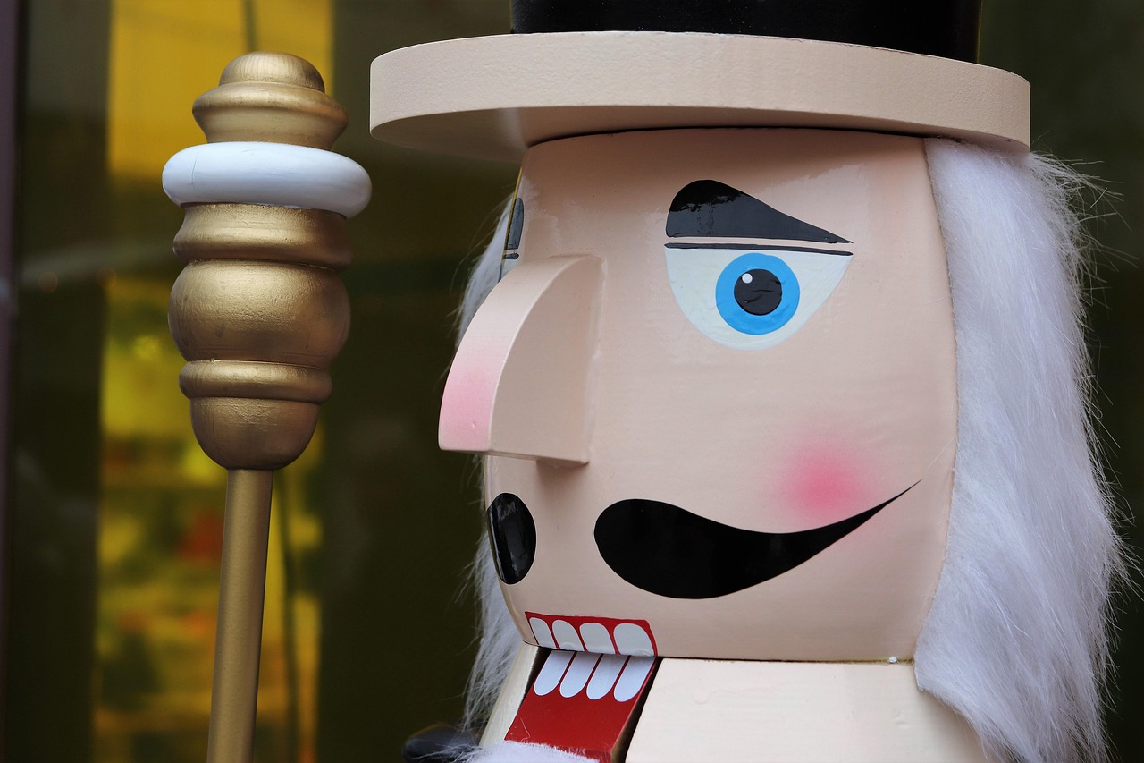 The Nutcracker and the Mouse King book cover illustration.