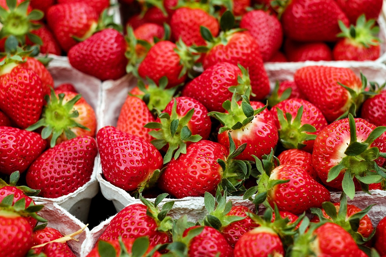 Luxury fruit market overview with premium Omakase strawberries.
