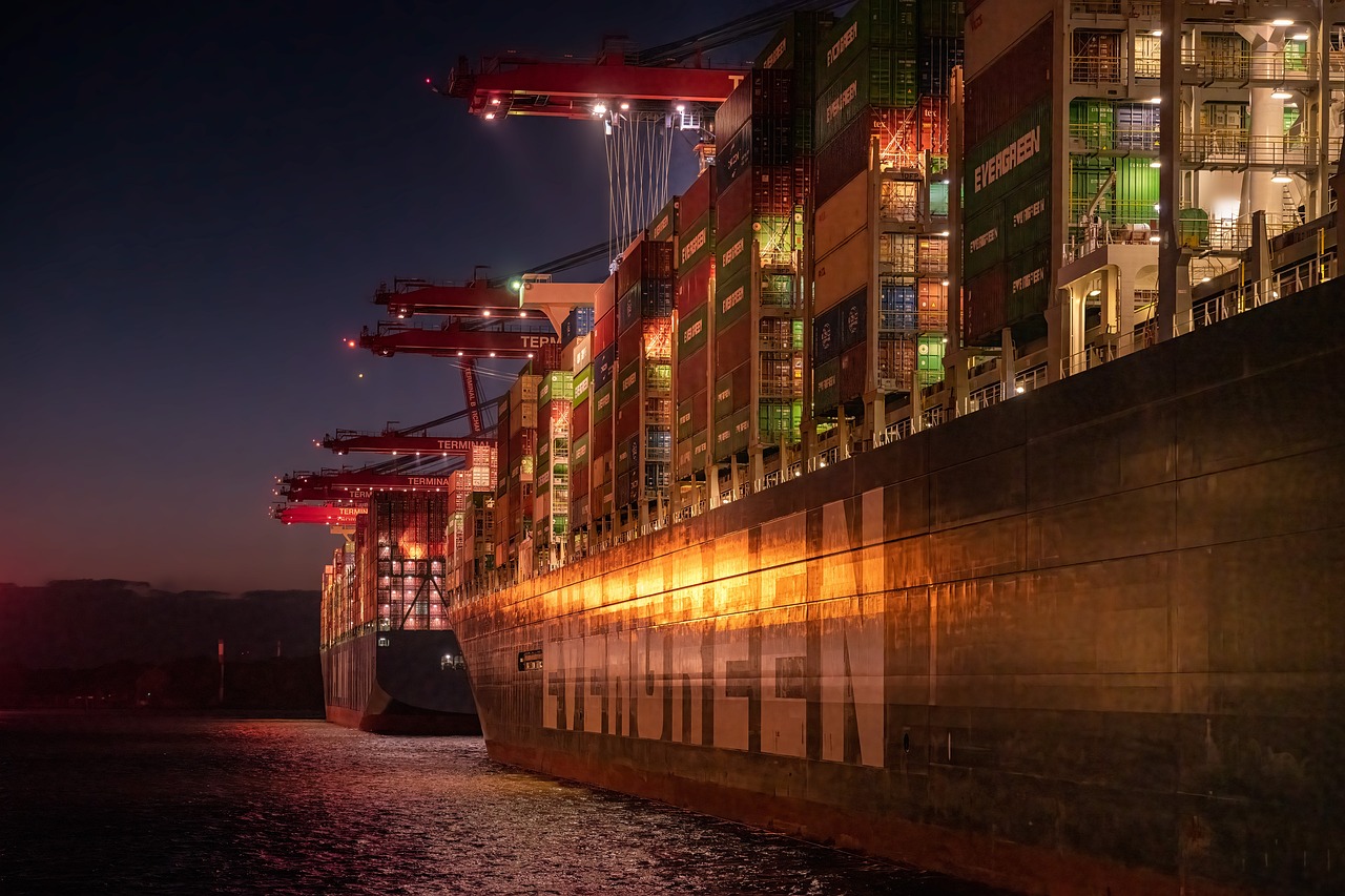 Carbon neutral shipping with electric vehicles and offsets.