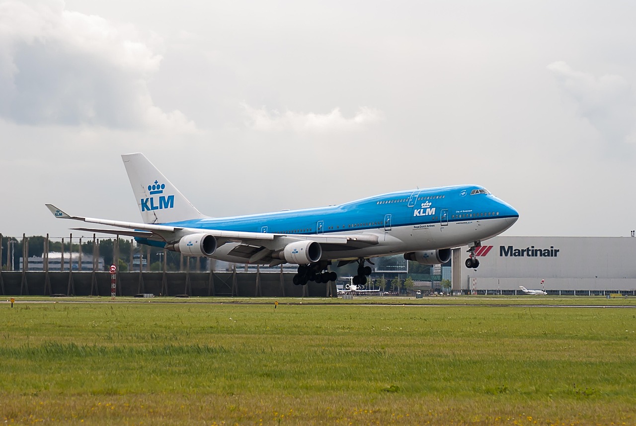 Lauren Stokowski's KLM flight delay impacts passenger finances.