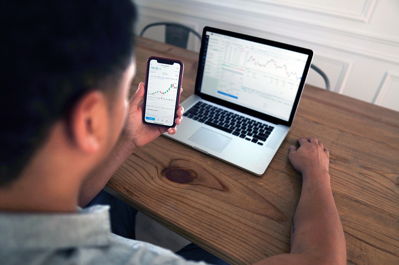 Moderation guidelines ensure investor protection on Seeking Alpha.