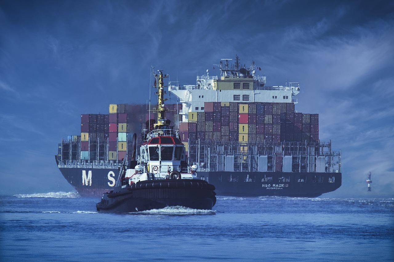 Bulk items reselling benefits for profit and cost savings.