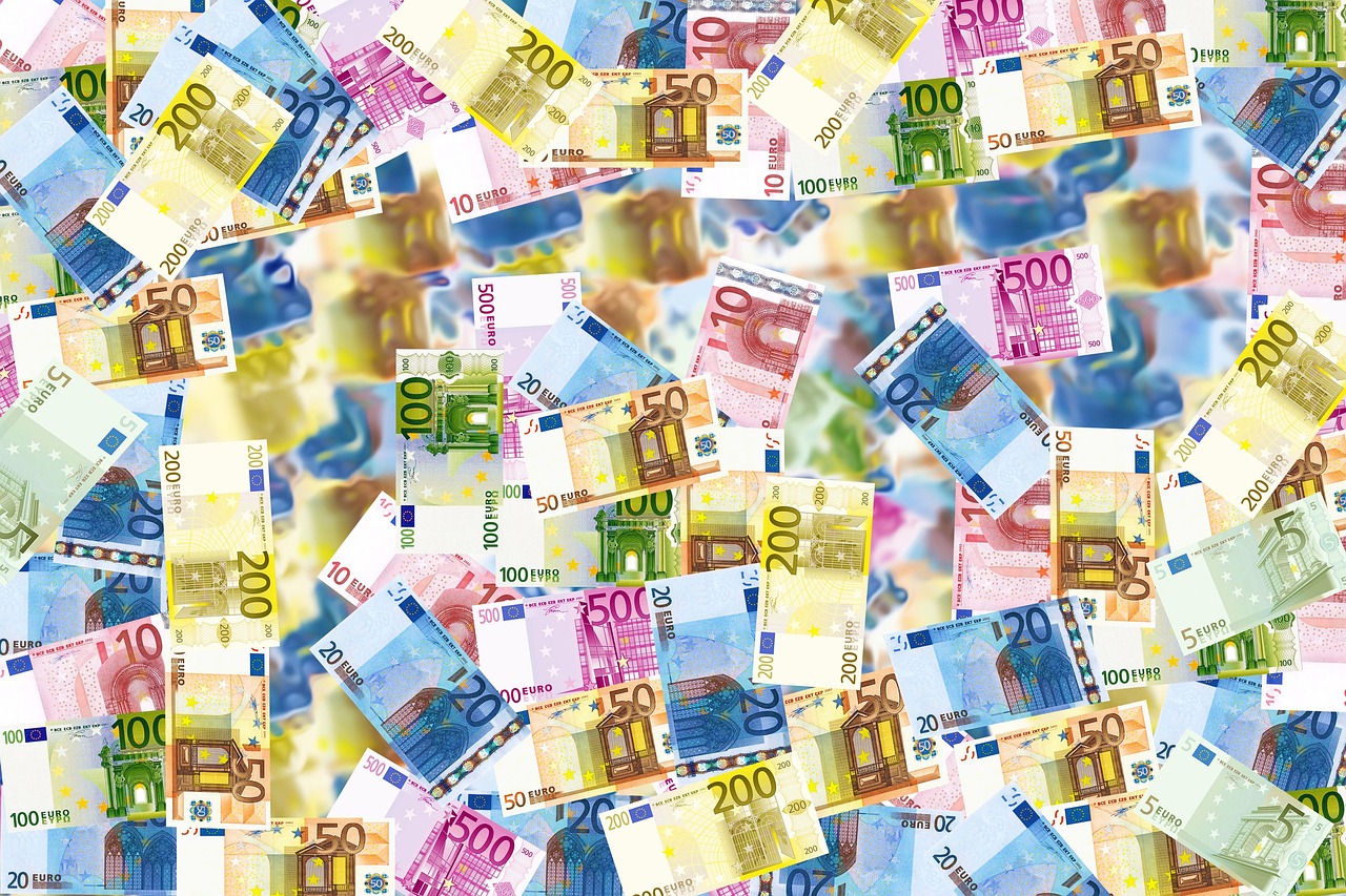 Choosing the Best CRM for Investment Banks 2024.