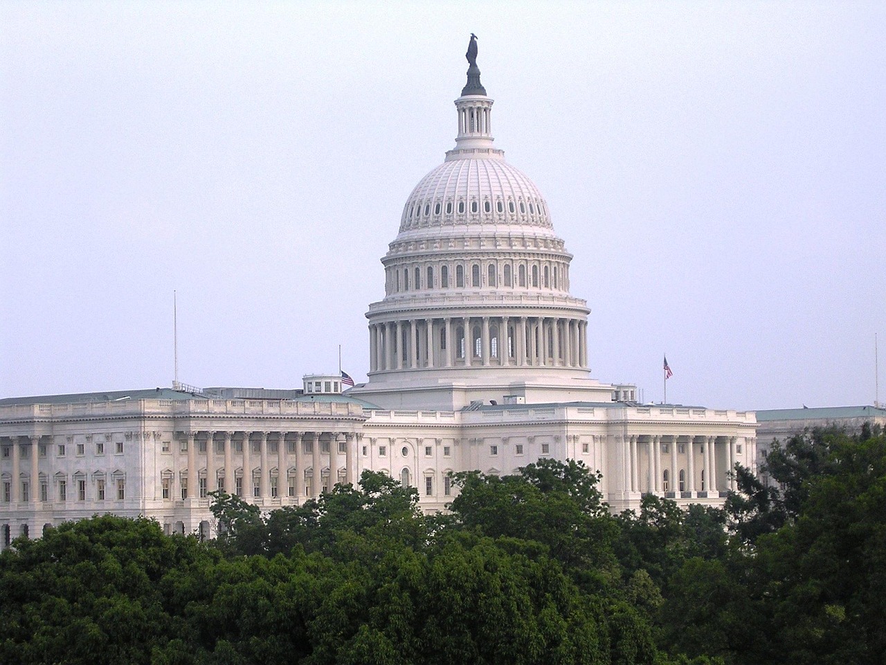 Federal intervention in Washington D.C. sparks political tension