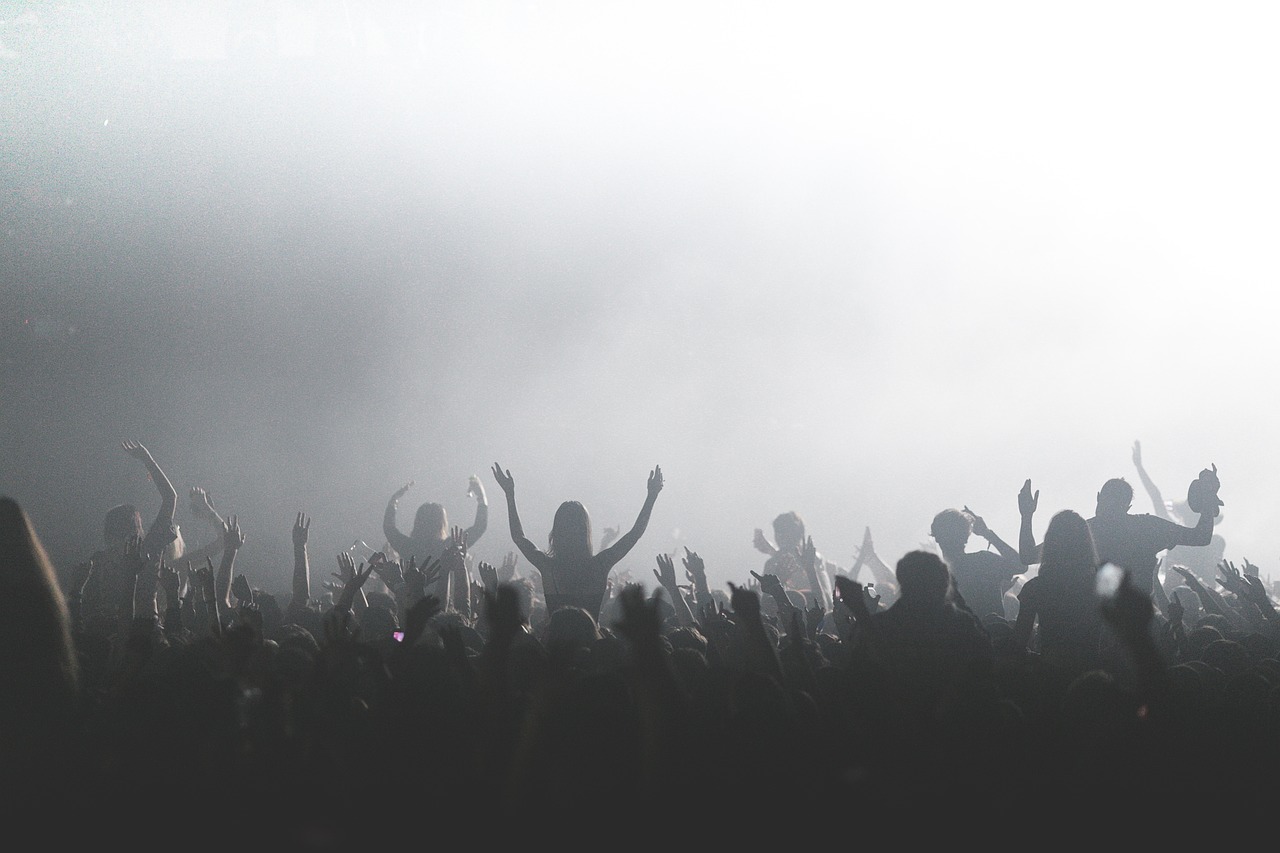 Live and virtual music events transforming industry trends