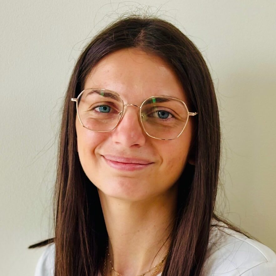 Photo d'Océane Aide Dentaire au cabinet d'Orthodontie de la Vaunage du Docteur Yann Delage à Calvisson