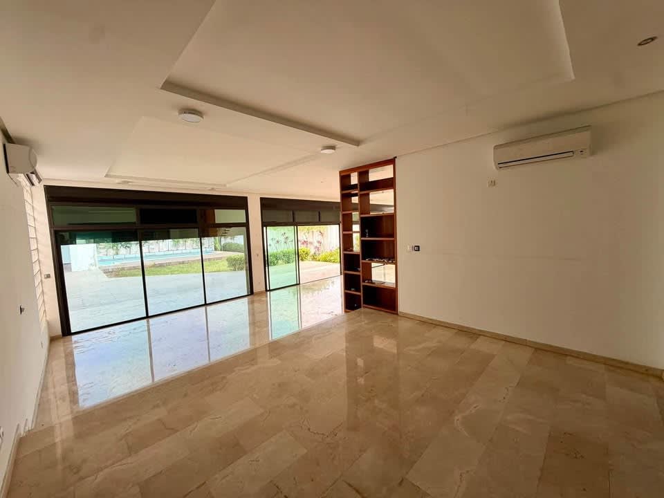 Superbe Villa Moderne à Louer – Abidjan, Cocody - Vue 7