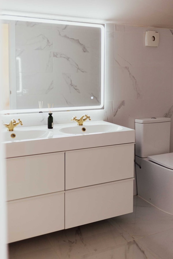 room-isabella-toilet