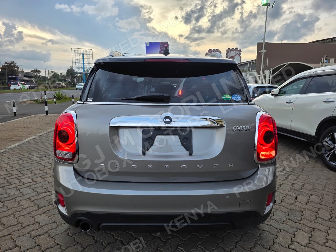 2019 MINI Cooper - Frame 1