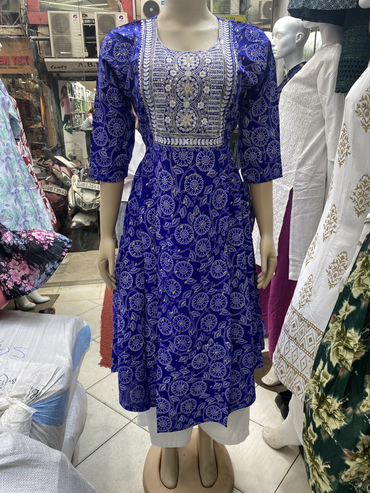 Style 3063 image 9