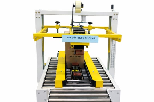 Máy dán thùng carton bán tự động