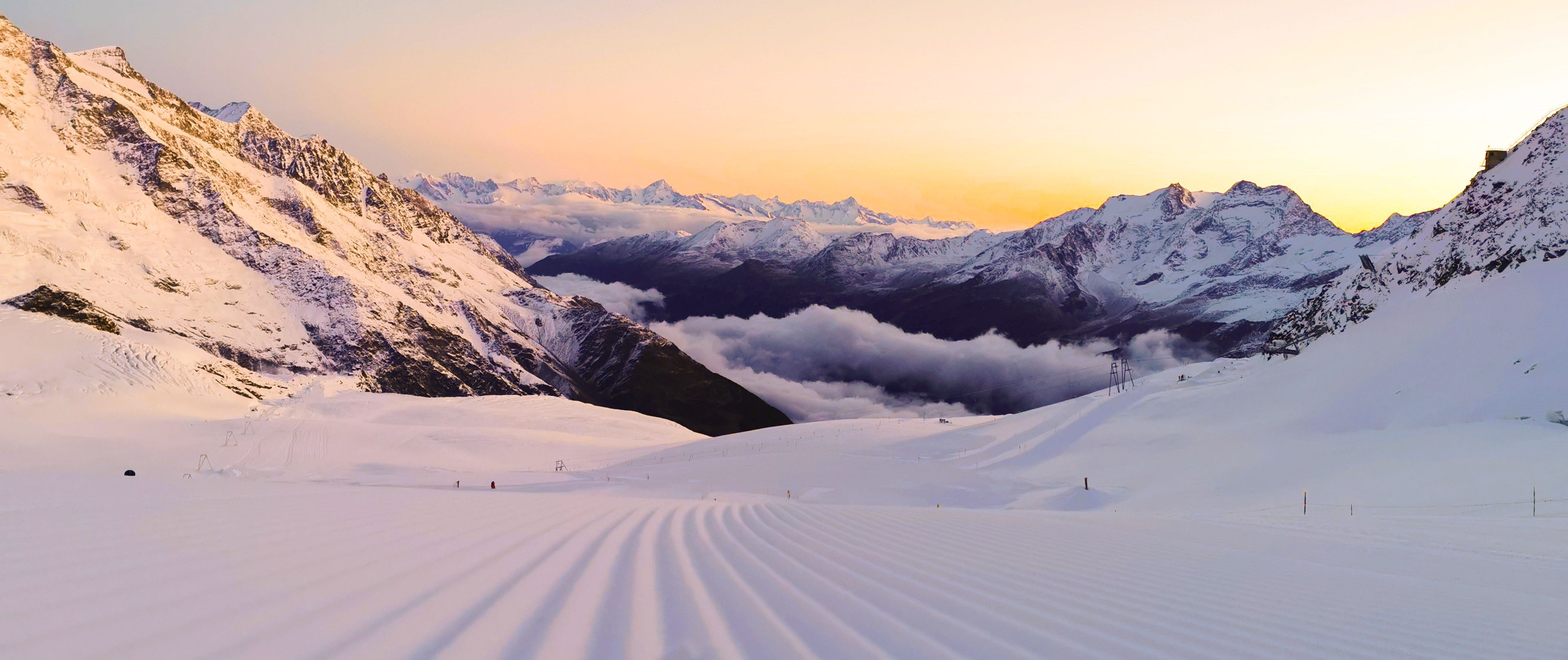 Ski fahren, Snowboard fahren, Saas-Fee/Saastal, Ski Saas-Fee, Winter Saas-Fee, Sunrise, Sunrise skiing, Sunrise Saas-Fee