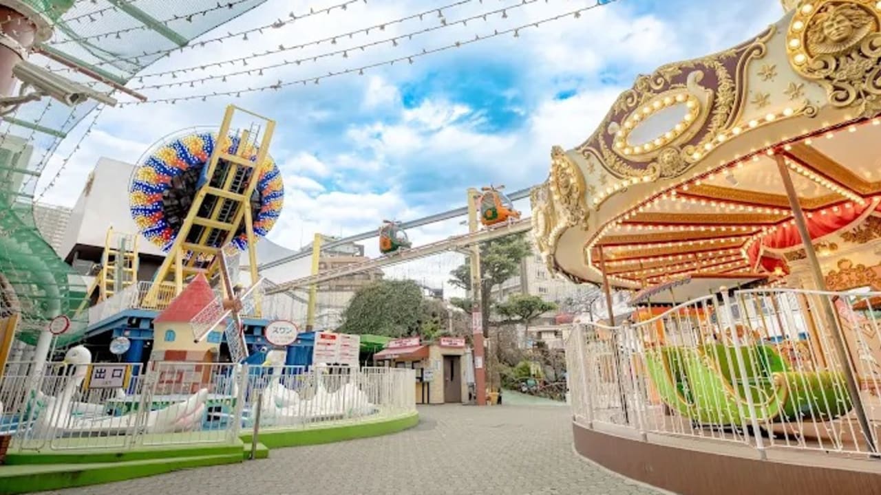 Asakusa Hanayashiki - View 1