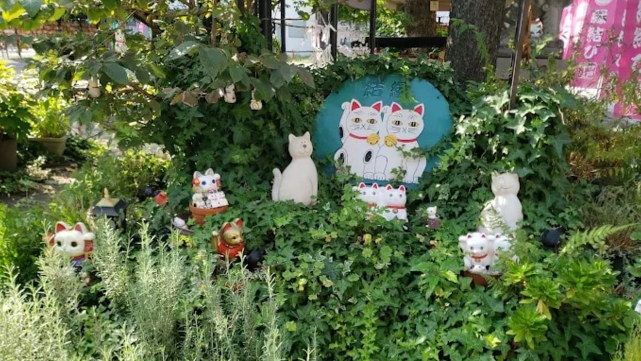 Imado Shrine - View 2