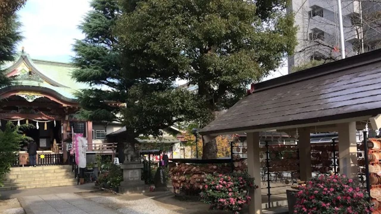 Imado Shrine - View 3