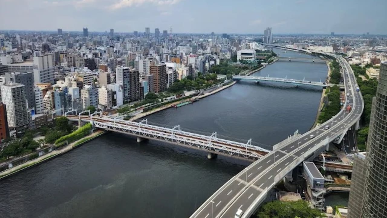 Asahi Group Head Office Super Dry Hall - View 2