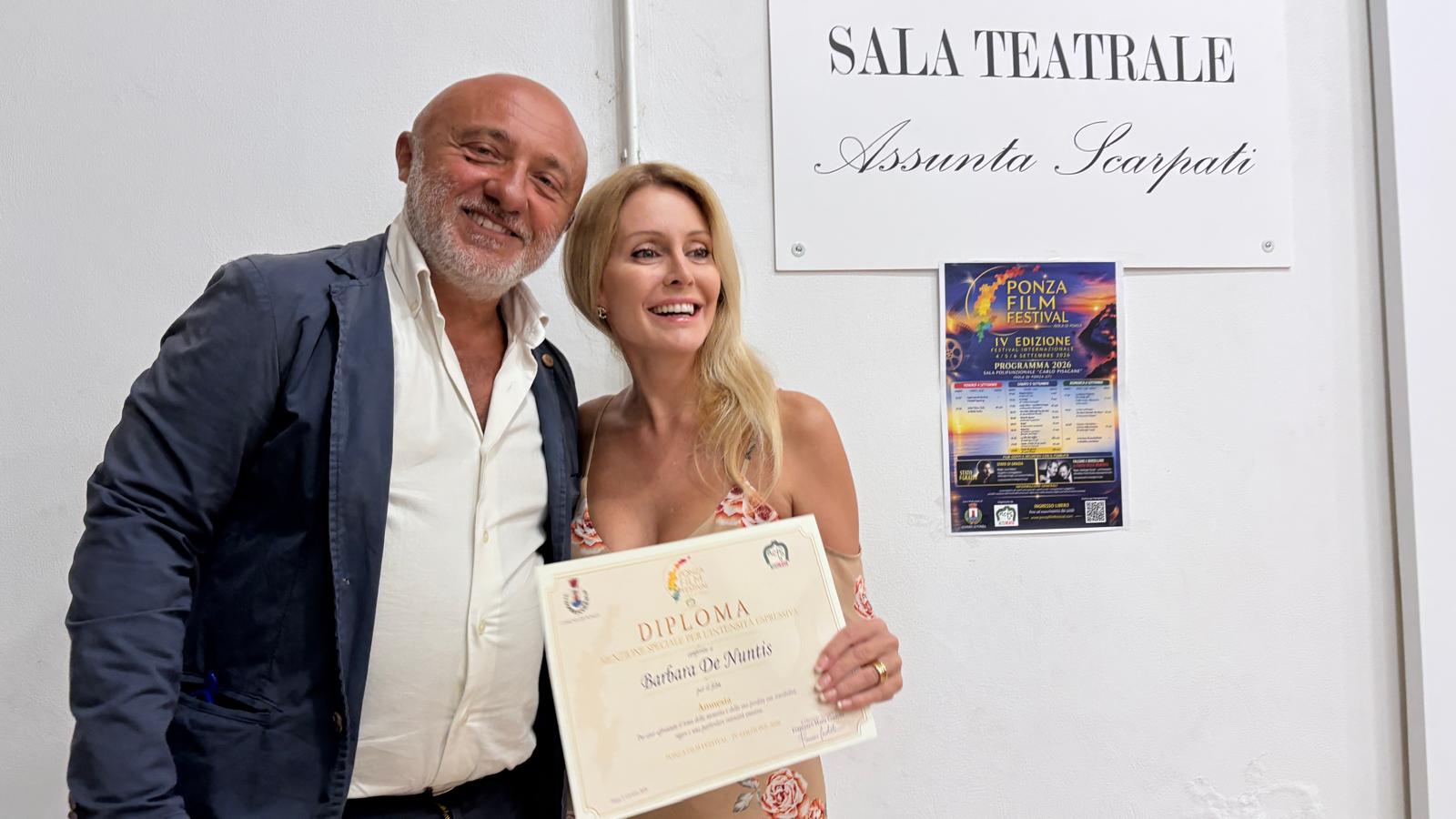 Barbara De Nuntis durante la consegna del diploma.