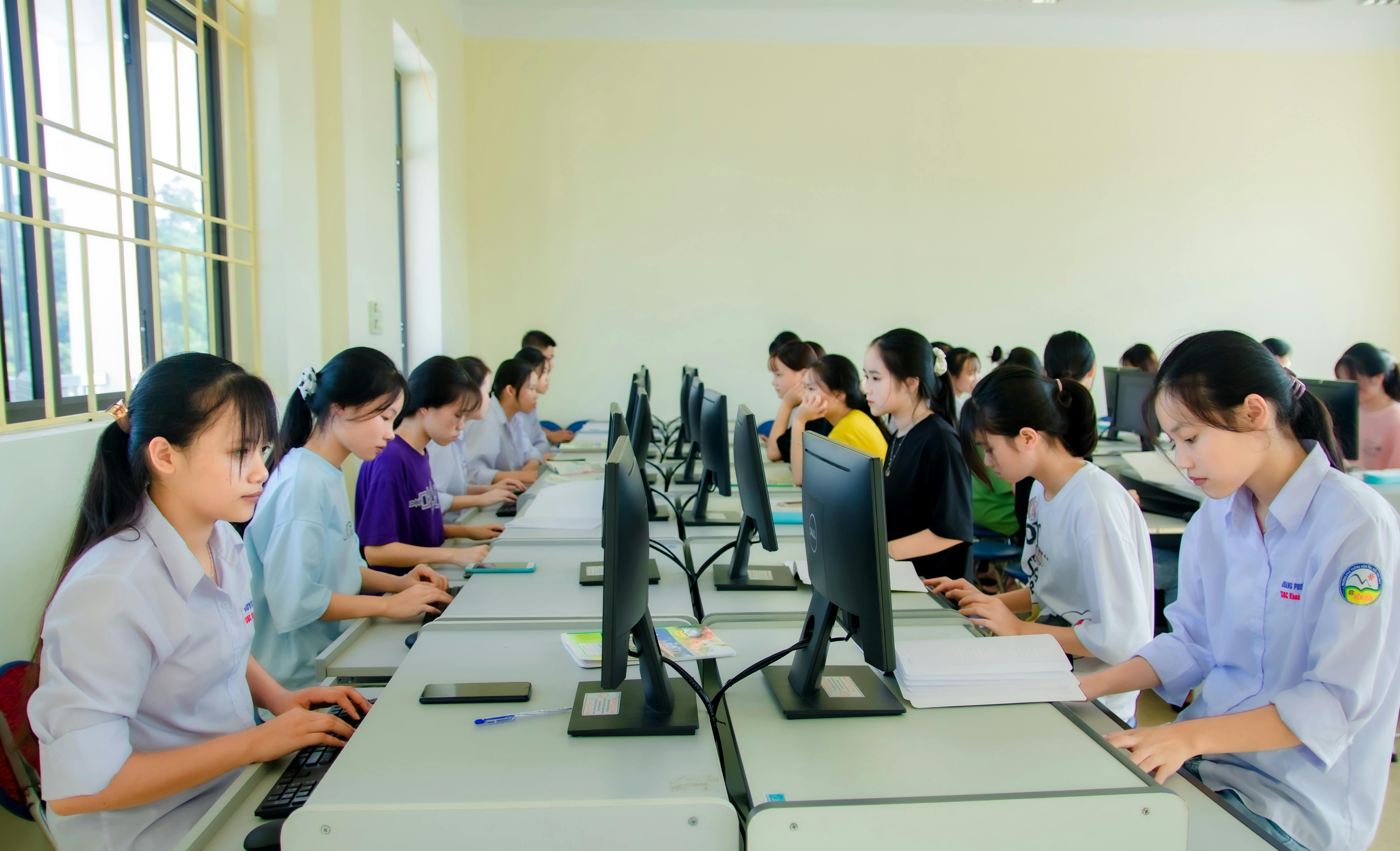 ICS Computer Science group students at Iman College Faisalabad