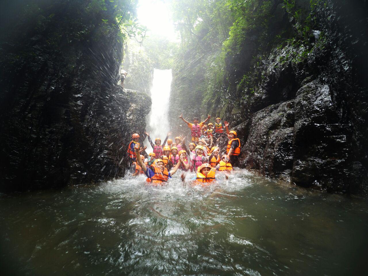 Foto Curug Naga di Megamendung