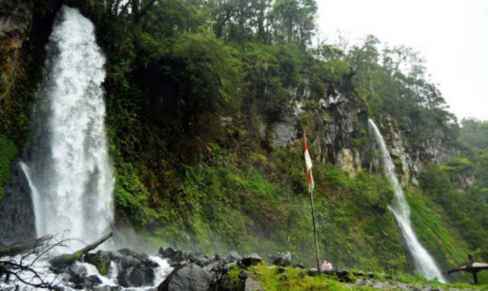 Foto Air Terjun Cibeureum