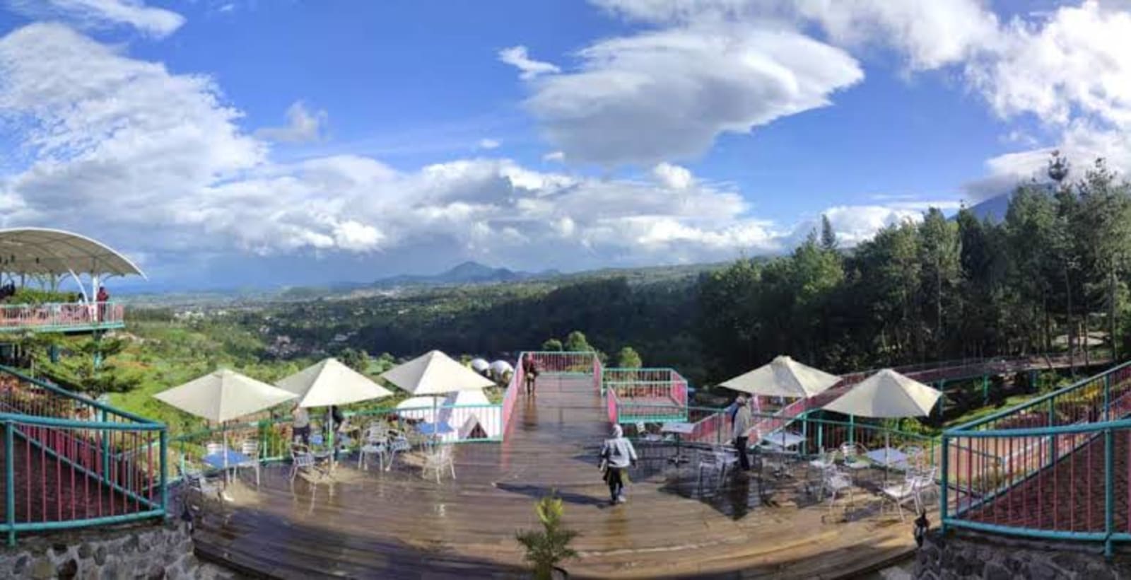 Foto Wisata Alam Sevillage Puncak