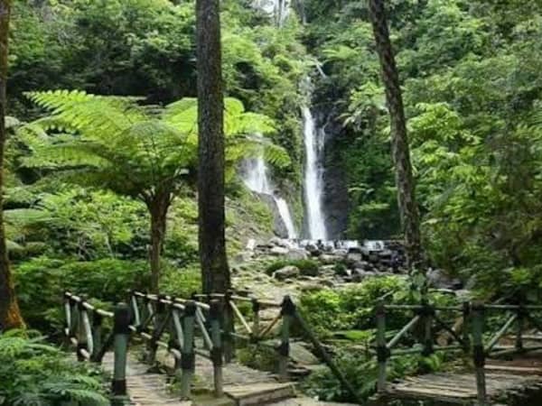 Foto Curug Cilember di Cisarua
