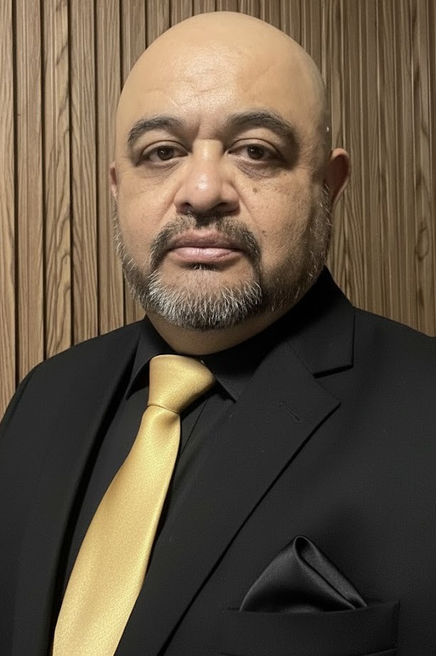 Dr. Julio César Escobar Reyes